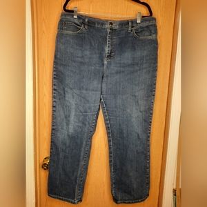 Lee Relaxed Fit at the Waist Jeans Size 18 Short